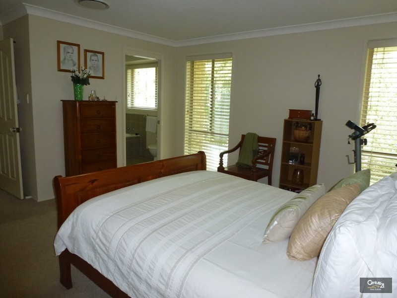 27 Guilford Grove, Cameron Park NSW 2285