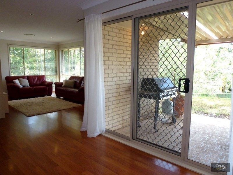 27 Guilford Grove, Cameron Park NSW 2285