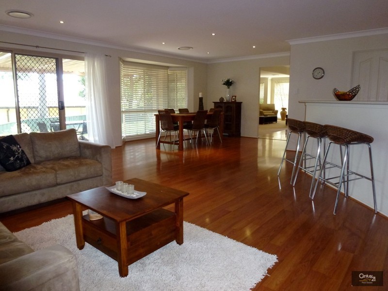 27 Guilford Grove, Cameron Park NSW 2285