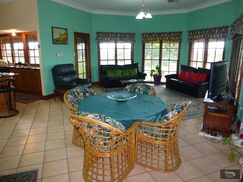7 Walter Parade, Black Hill NSW 2322