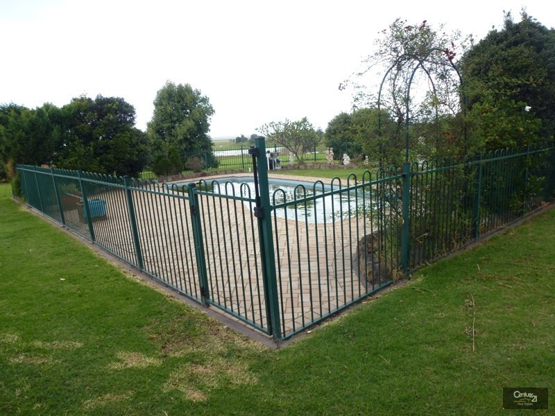 7 Walter Parade, Black Hill NSW 2322