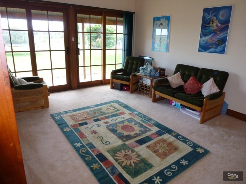7 Walter Parade, Black Hill NSW 2322