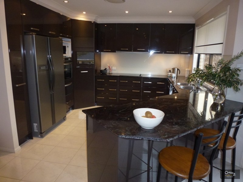 5 Jupiter Circuit, Cameron Park NSW 2285