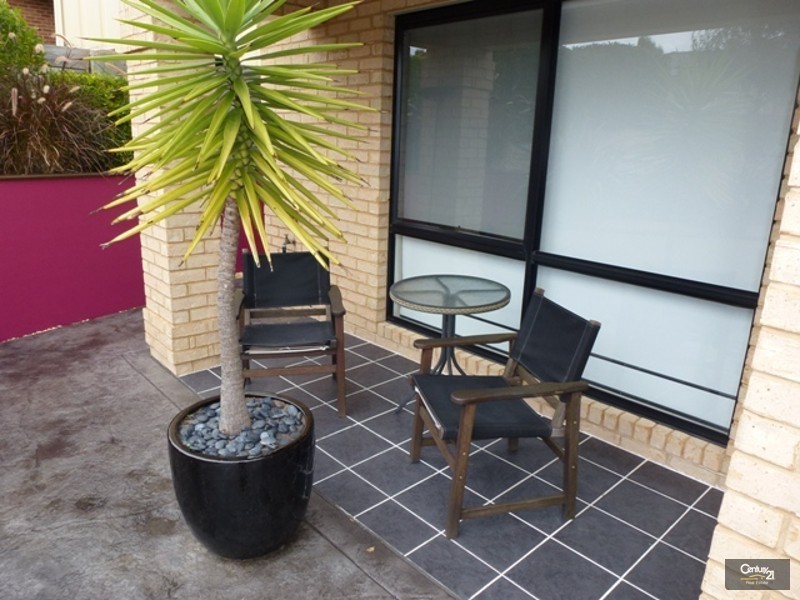 5 Jupiter Circuit, Cameron Park NSW 2285