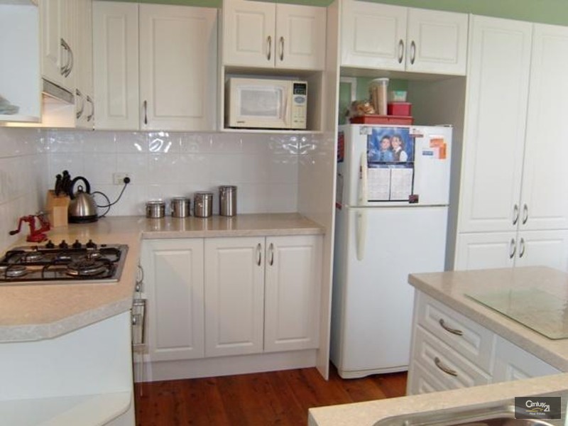 76 Conmurra Circuit, Shortland NSW 2307