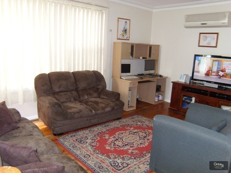 76 Conmurra Circuit, Shortland NSW 2307