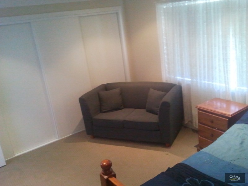 76 Conmurra Circuit, Shortland NSW 2307