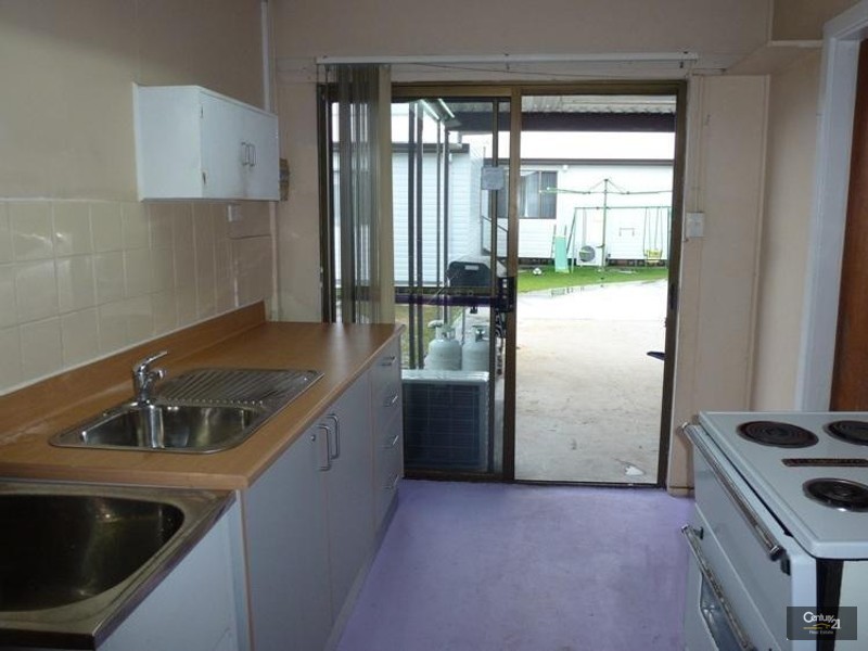 76 Conmurra Circuit, Shortland NSW 2307