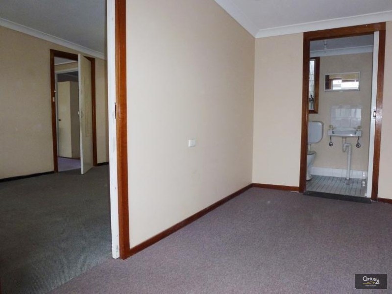 76 Conmurra Circuit, Shortland NSW 2307