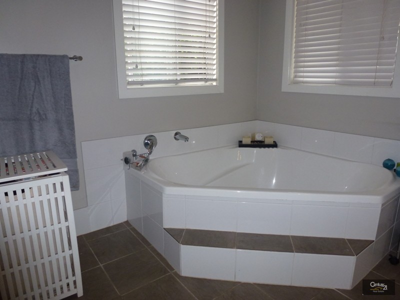 16 Minmi Road, Edgeworth NSW 2285