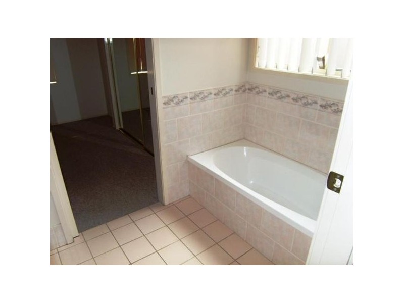 31 Flamingo Drive, Cameron Park NSW 2285