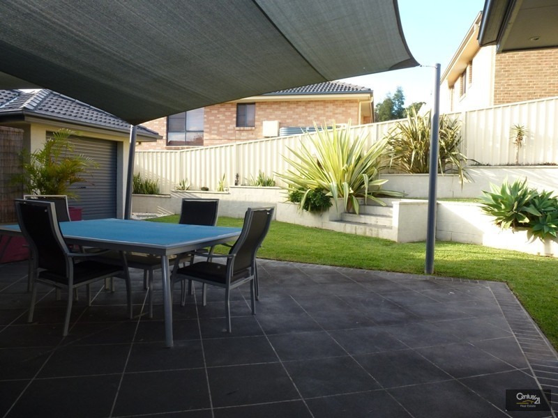 25 Guildford Grove, Cameron Park NSW 2285