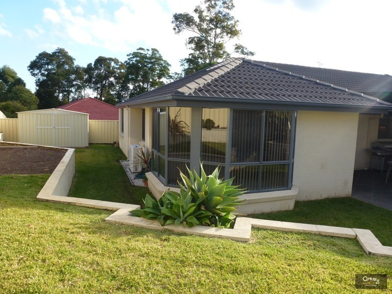 25 Guildford Grove, Cameron Park NSW 2285