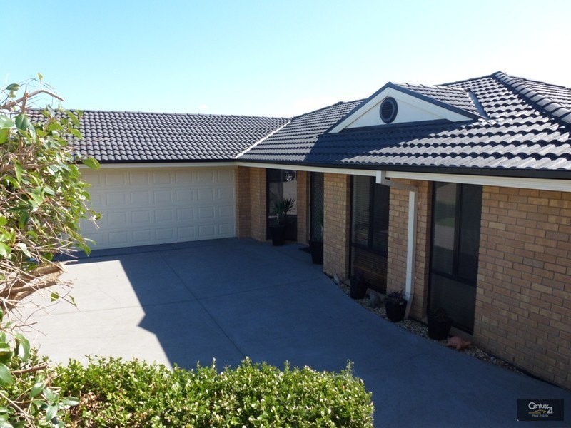 11 Araminta Chase, Cameron Park NSW 2285