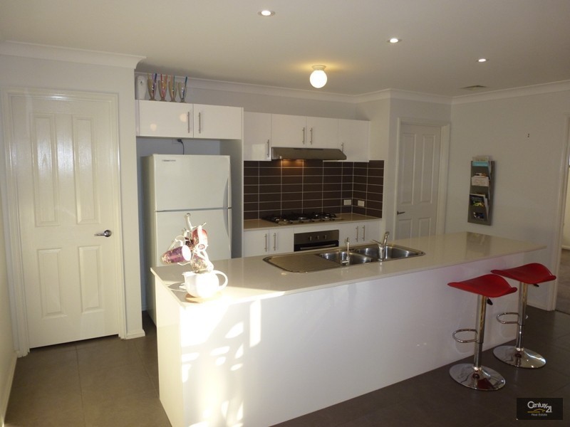65 Araminta Chase, Cameron Park NSW 2285