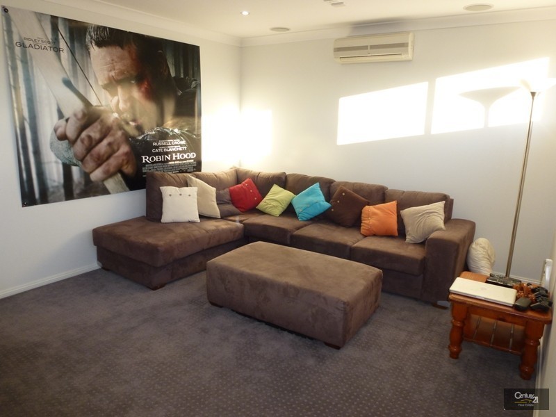 65 Araminta Chase, Cameron Park NSW 2285