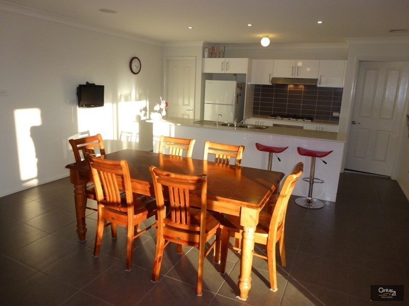 65 Araminta Chase, Cameron Park NSW 2285