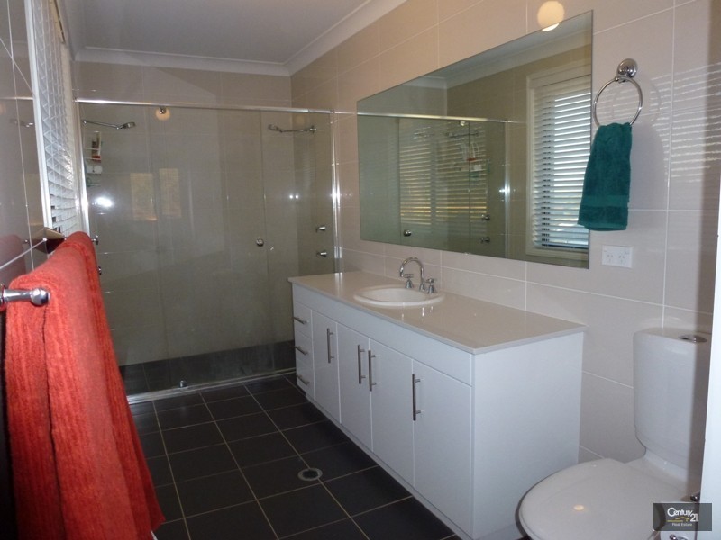 65 Araminta Chase, Cameron Park NSW 2285