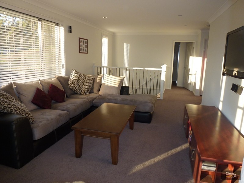 65 Araminta Chase, Cameron Park NSW 2285