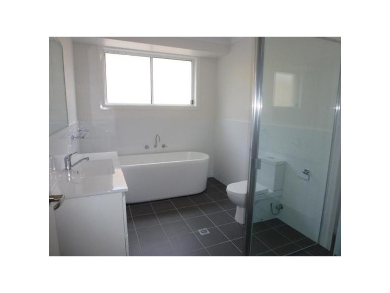 16 Graysynd Circuit, Cameron Park NSW 2285