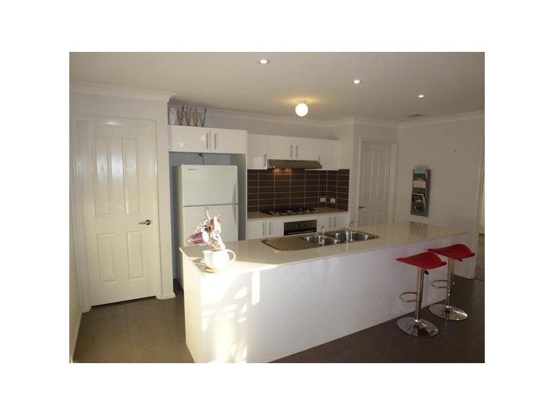 65 Araminta Chase, Cameron Park NSW 2285