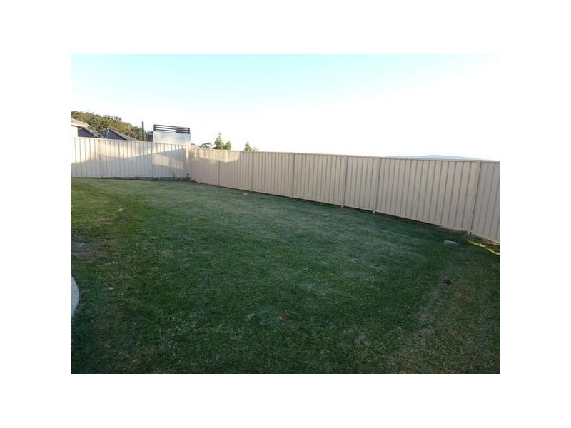 65 Araminta Chase, Cameron Park NSW 2285