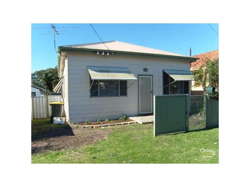 8 Garth Street, Edgeworth NSW 2285