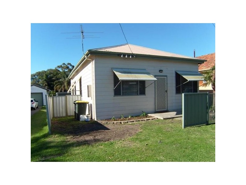 8 Garth Street, Edgeworth NSW 2285