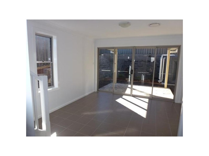 11/8 Angophora Drive, Warabrook NSW 2304