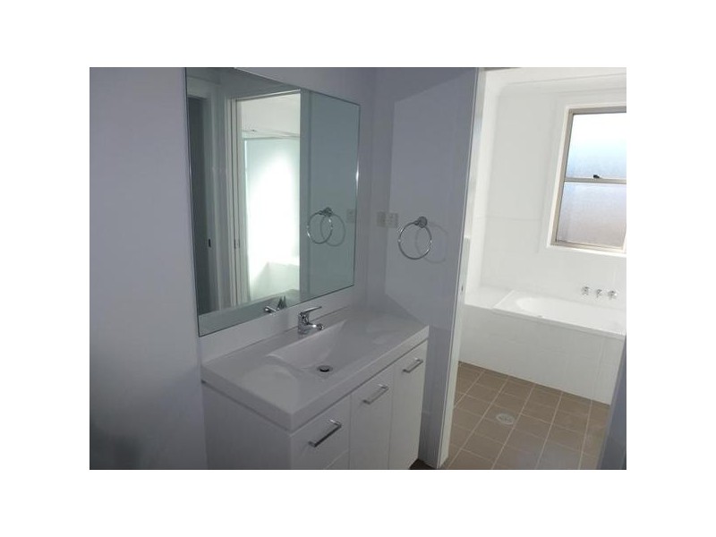 11/8 Angophora Drive, Warabrook NSW 2304