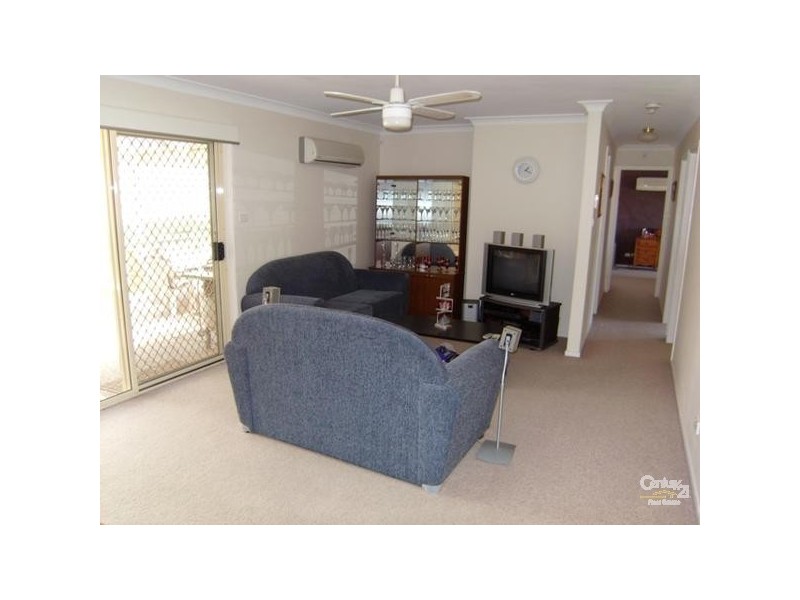 2 Cornus Circuit, Cameron Park NSW 2285
