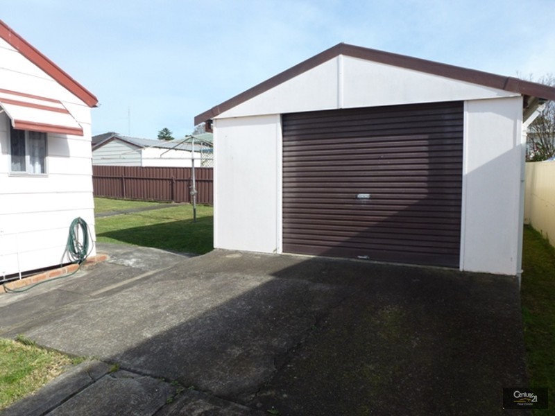 17 Bonarius Street, Edgeworth NSW 2285