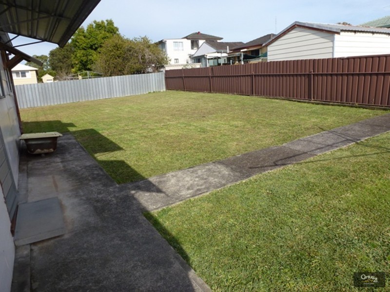 17 Bonarius Street, Edgeworth NSW 2285