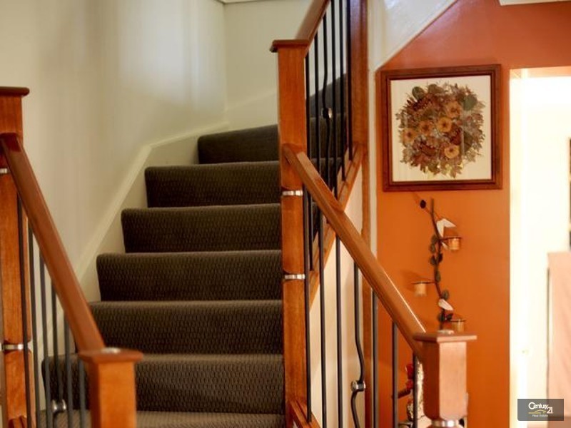 27 Hadlow Drive, Cameron Park NSW 2285