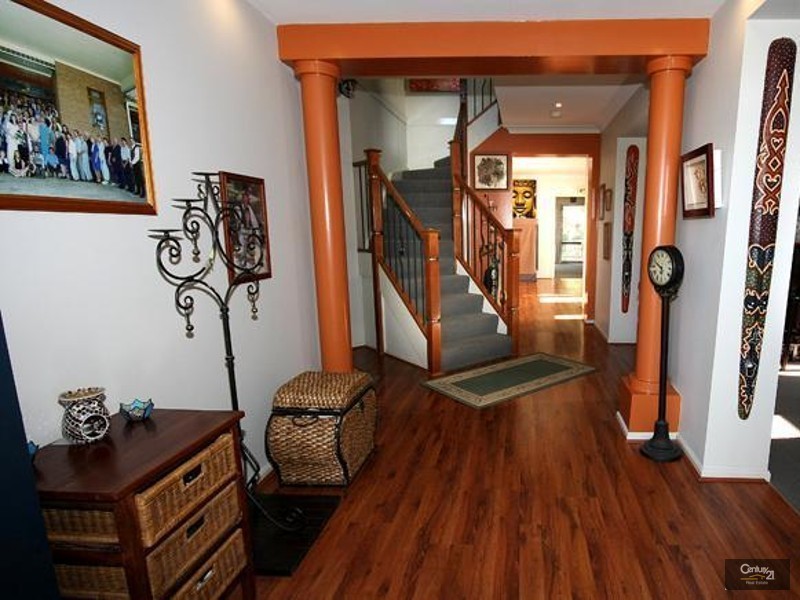 27 Hadlow Drive, Cameron Park NSW 2285