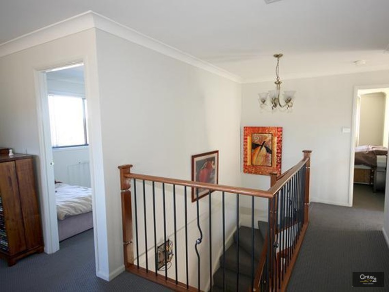 27 Hadlow Drive, Cameron Park NSW 2285
