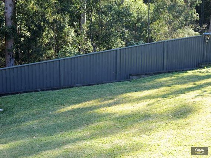 27 Hadlow Drive, Cameron Park NSW 2285