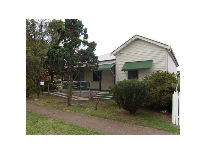 8 Harrison Street, Cardiff NSW 2285
