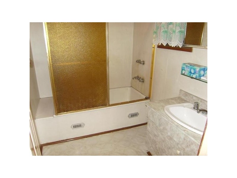 8 Harrison Street, Cardiff NSW 2285