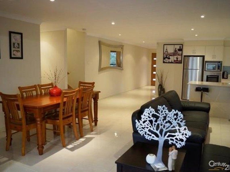 22 Jupiter Circuit, Cameron Park NSW 2285