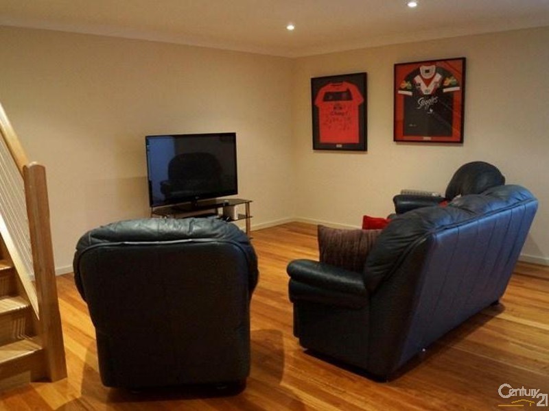 22 Jupiter Circuit, Cameron Park NSW 2285