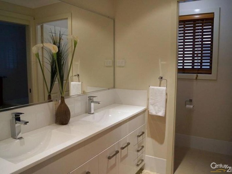 22 Jupiter Circuit, Cameron Park NSW 2285