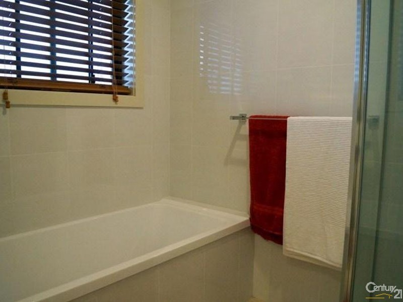22 Jupiter Circuit, Cameron Park NSW 2285