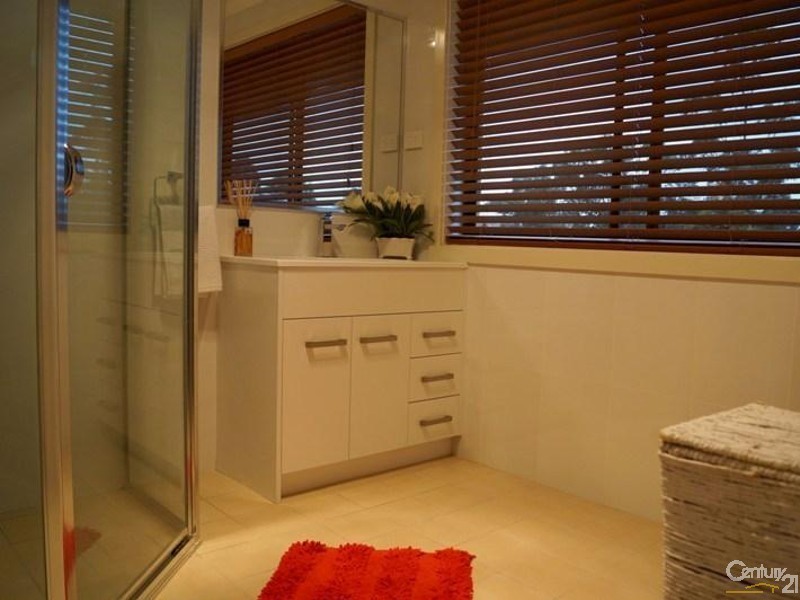 22 Jupiter Circuit, Cameron Park NSW 2285
