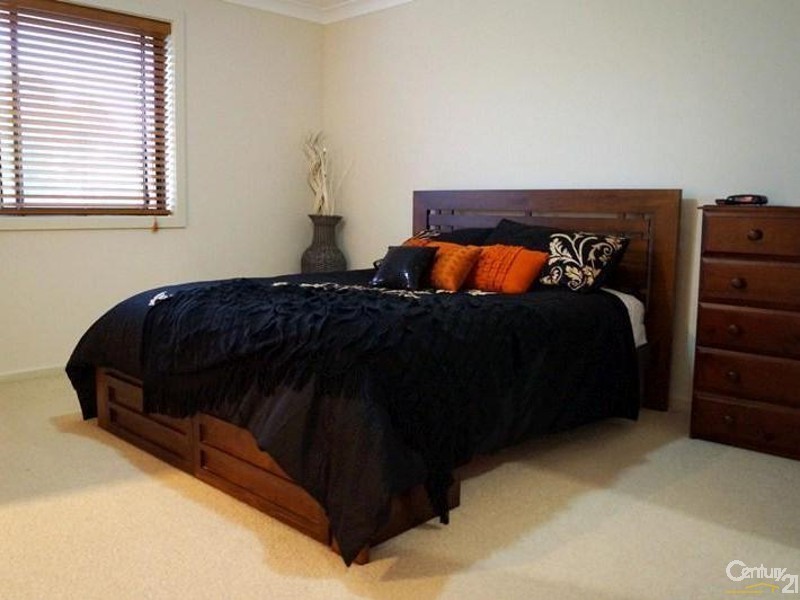 22 Jupiter Circuit, Cameron Park NSW 2285