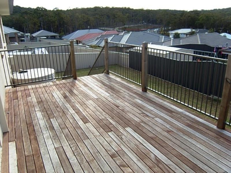 4 Clarkstone Avenue, Cameron Park NSW 2285