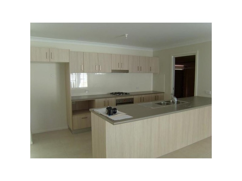 31 Tenyo Street, Cameron Park NSW 2285