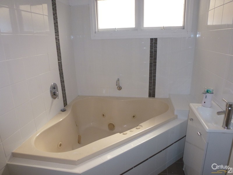 2 Velinda Street, Edgeworth NSW 2285