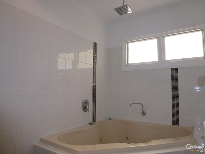 2 Velinda Street, Edgeworth NSW 2285