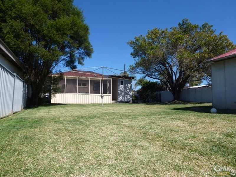 2 Velinda Street, Edgeworth NSW 2285